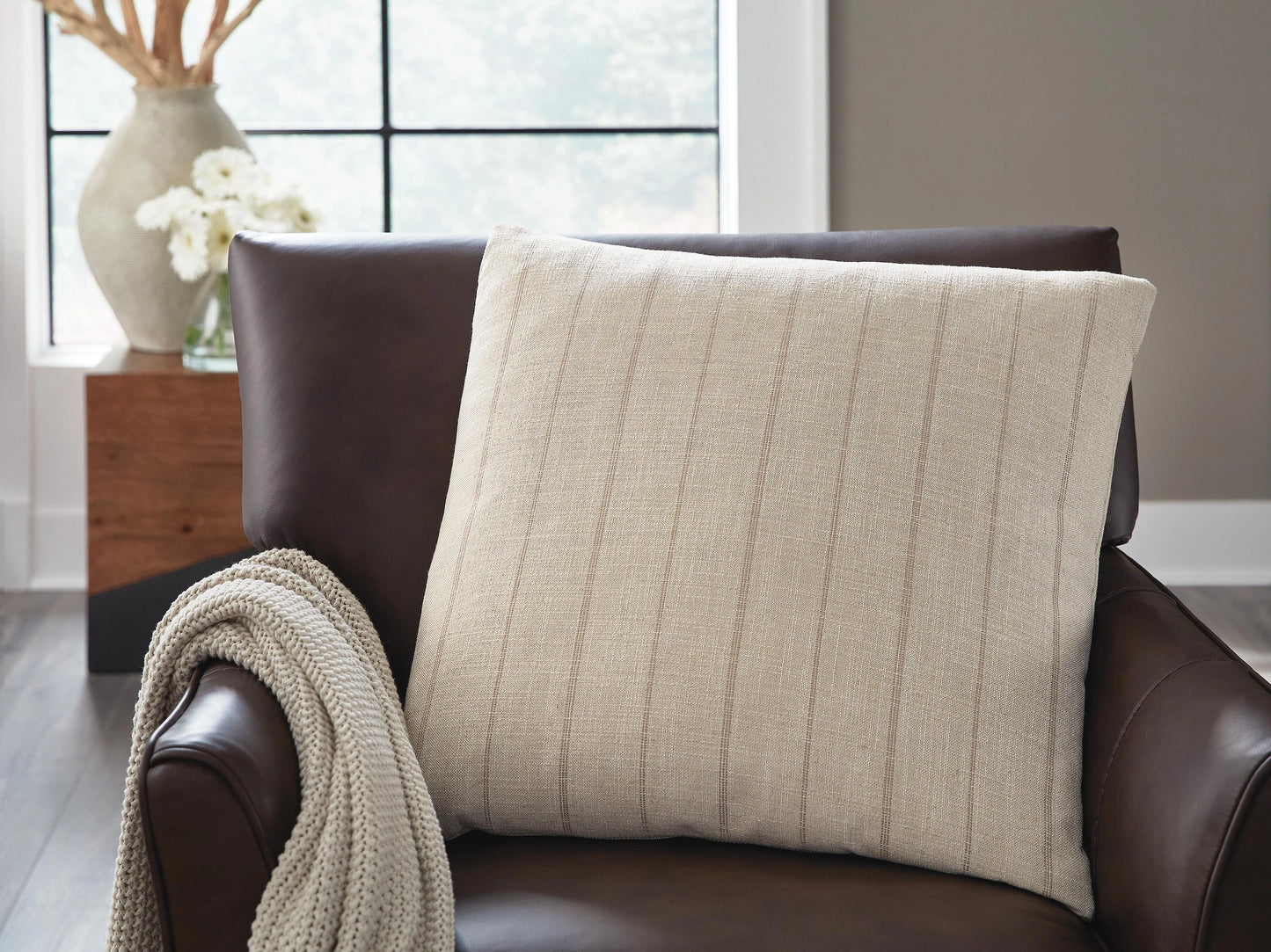 Valwick Pillow (Set of 4)