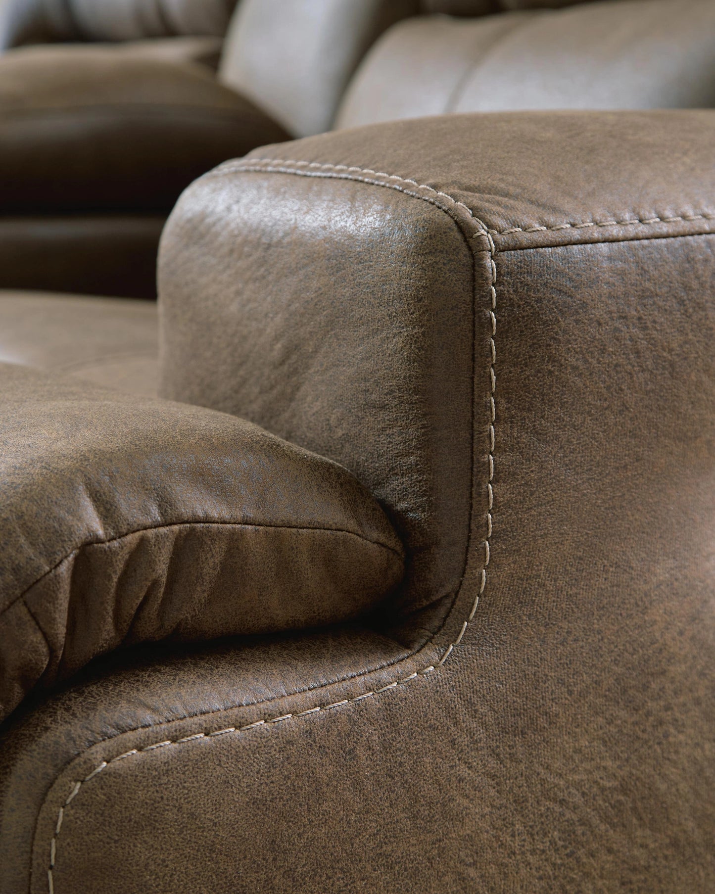 Beckley Place Power Reclining Loveseat with Console
