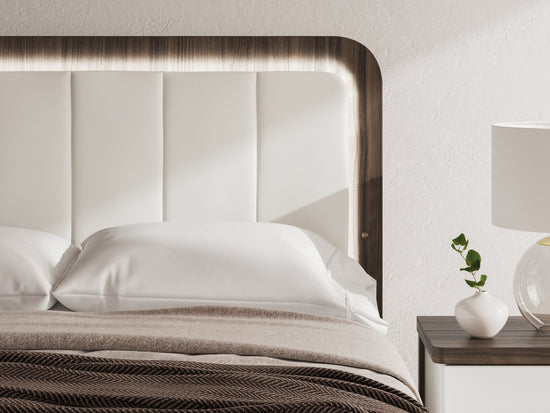 Kendanport Upholstered Bed