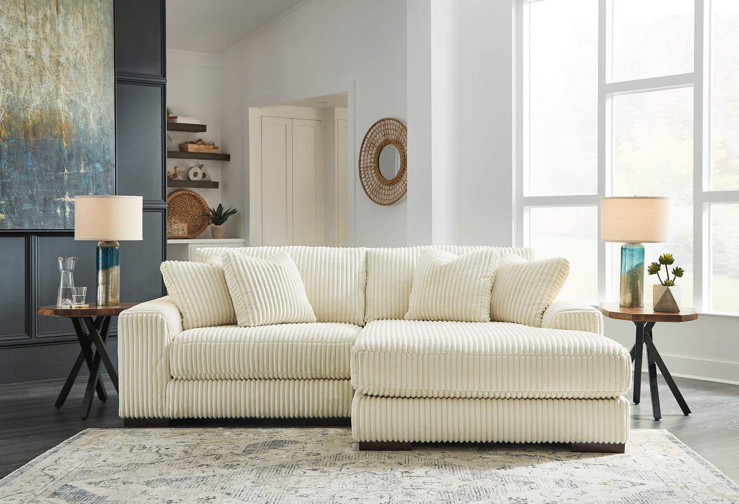 Lindyn 2-Piece Right Chaise Sectional