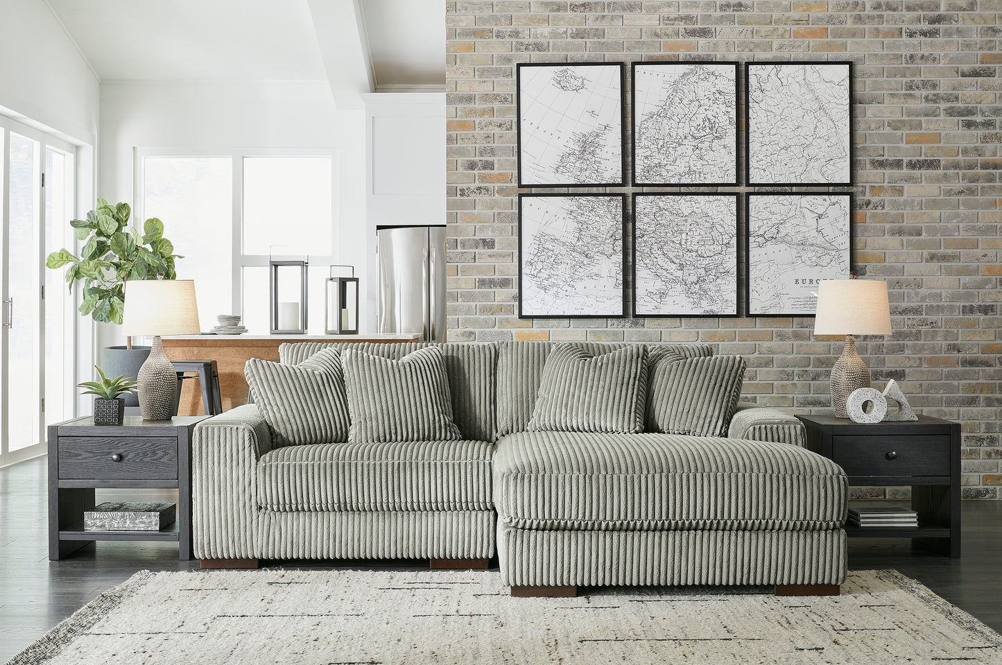 Lindyn 2-Piece Right Chaise Sectional